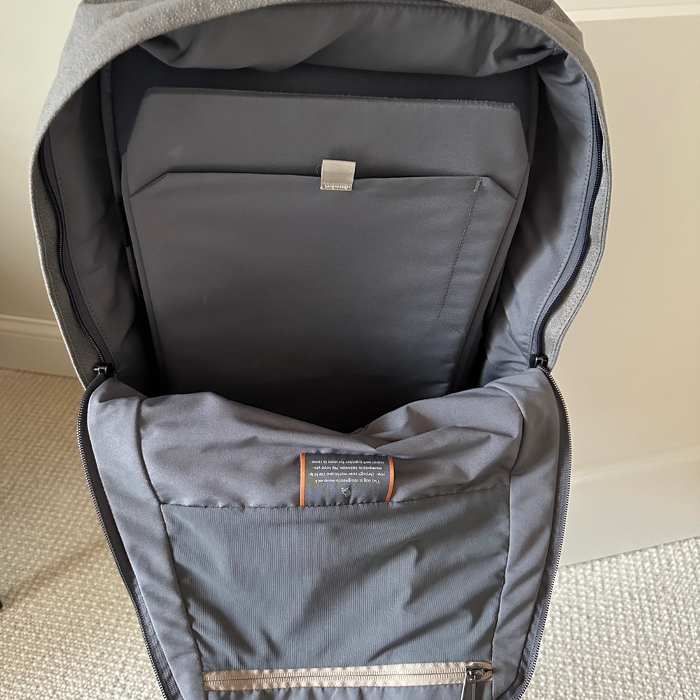 Bellroy “Classic” Backpack in excellent condition - Picture 5 of 7